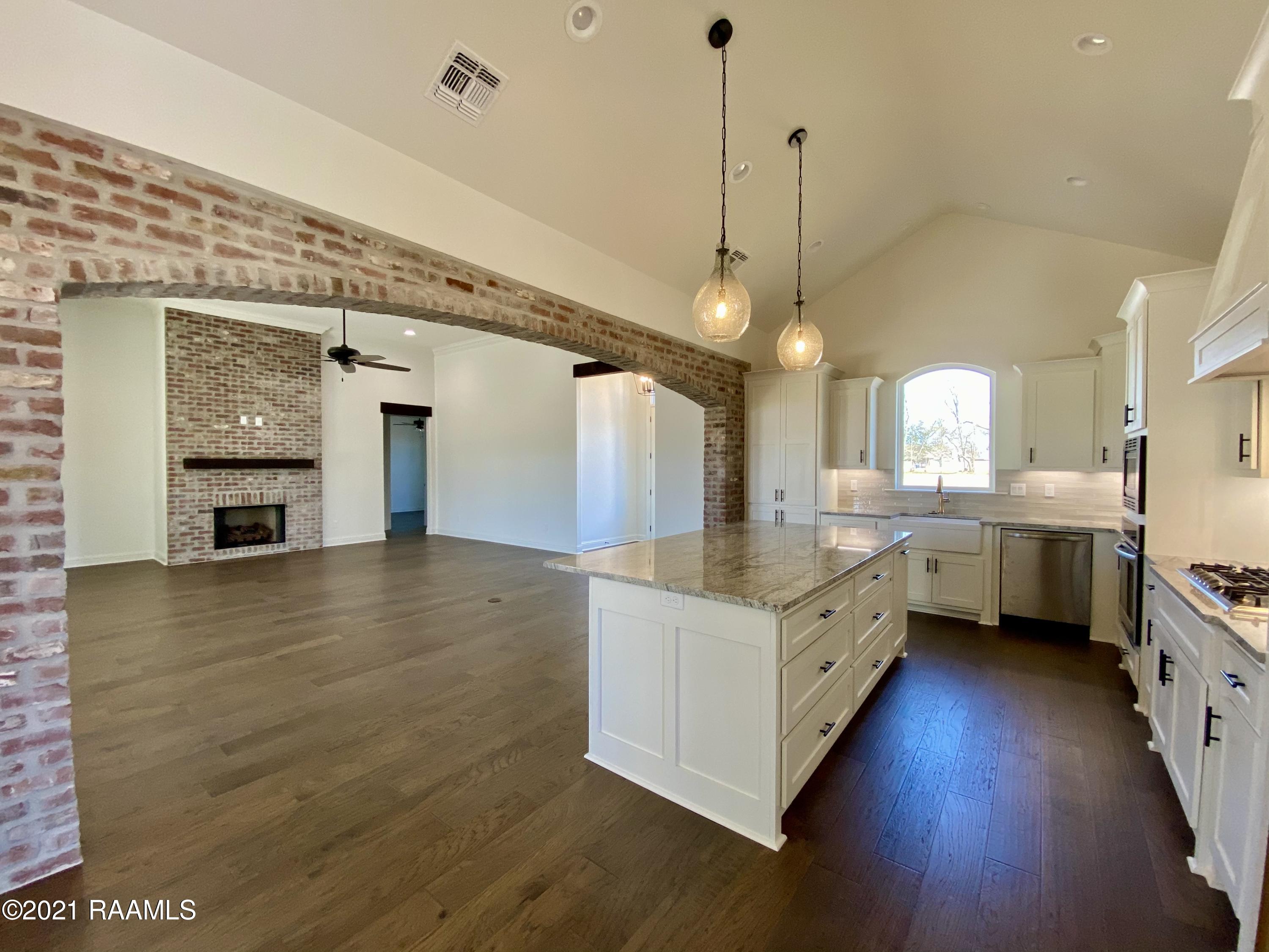 206 Ridgecroft Drive Carencro, LA 70520 - Photo 13 of 42 56577E0F-20FB-434F-9EF7-F05AFB59B4A0