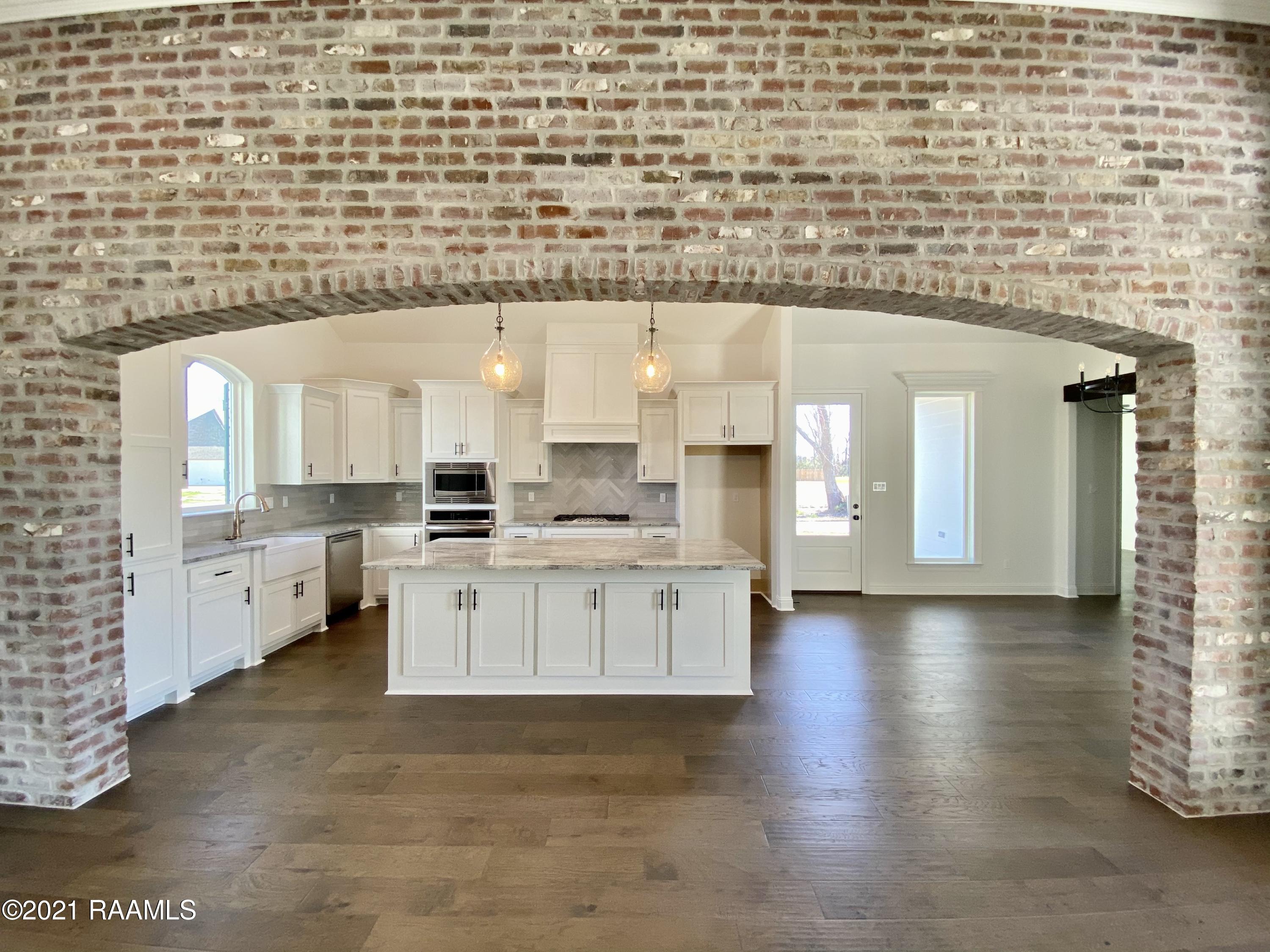 206 Ridgecroft Drive Carencro, LA 70520 - Photo 7 of 42 72F58697-A176-4CDC-B6E3-8298AFBCB640