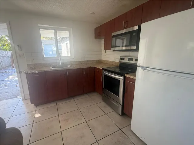 $1,800 | 10417 Northwest 6th Avenue, Unit BACK, Miami, FL 33150
