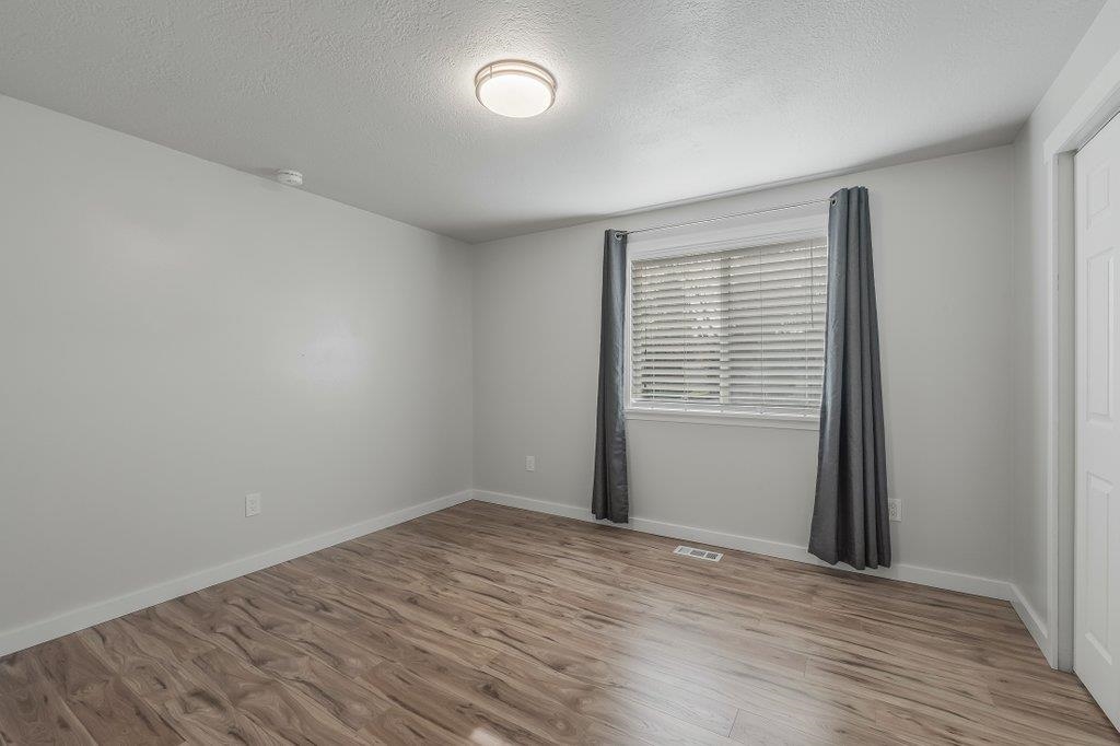 3015 South Morrow Road Spokane Valley, WA 99216 - Photo 15 of 40