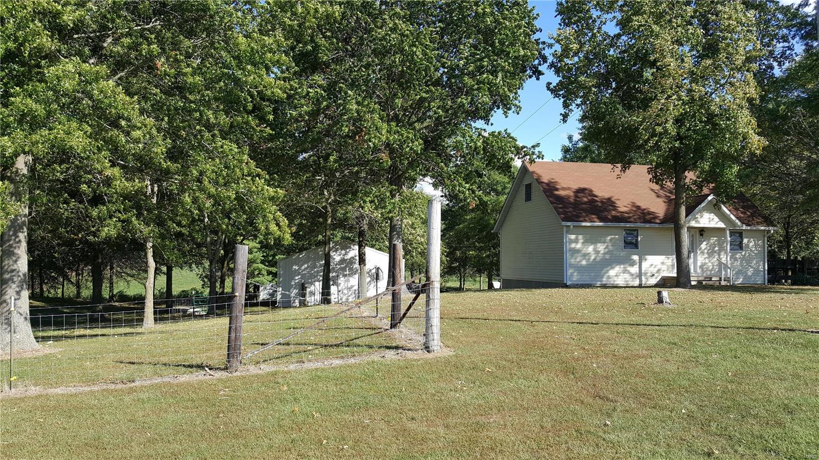11513 Hoyt Monken Road Highland, IL 62249 - Photo 5 of 32 Gallery Image 5