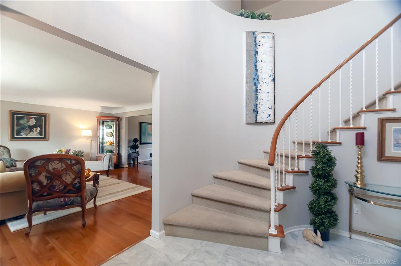 692 Canterbury Road Grosse Pointe Woods, MI 48236 - Photo 5 of 65