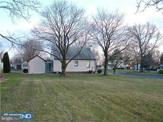 500 Crestview Road Lansdale, PA 19446 - Photo 2 of 11 Exterior Back