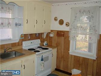 500 Crestview Road Lansdale, PA 19446 - Photo 5 of 11 Kitchen