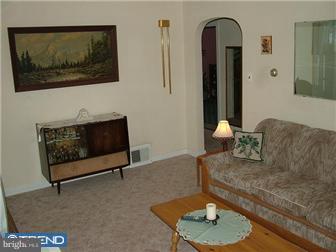 500 Crestview Road Lansdale, PA 19446 - Photo 7 of 11 Living Room