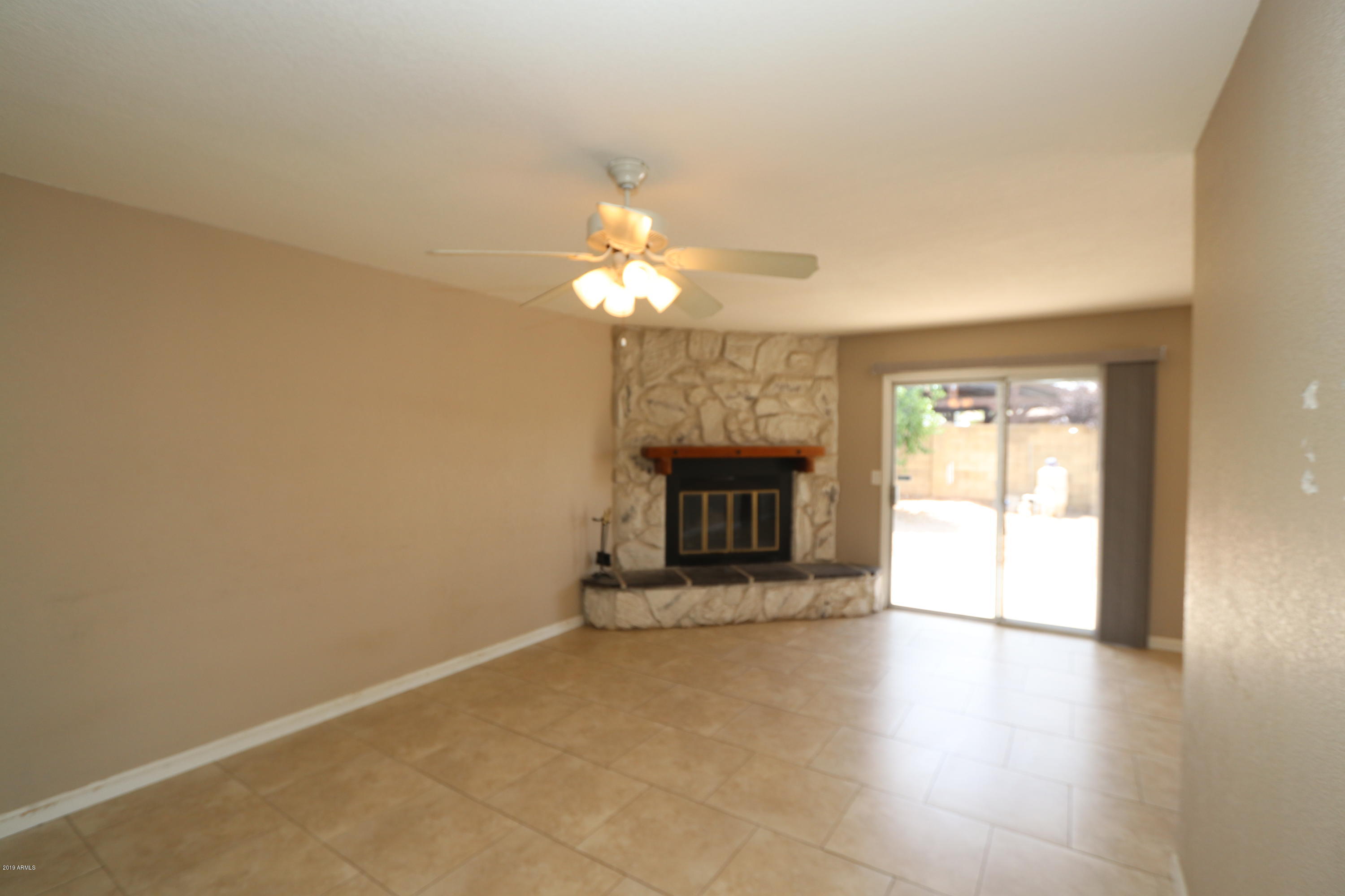 4447 West Bloomfield Road Glendale, AZ 85304 - Photo 7 of 38 IMG_0535