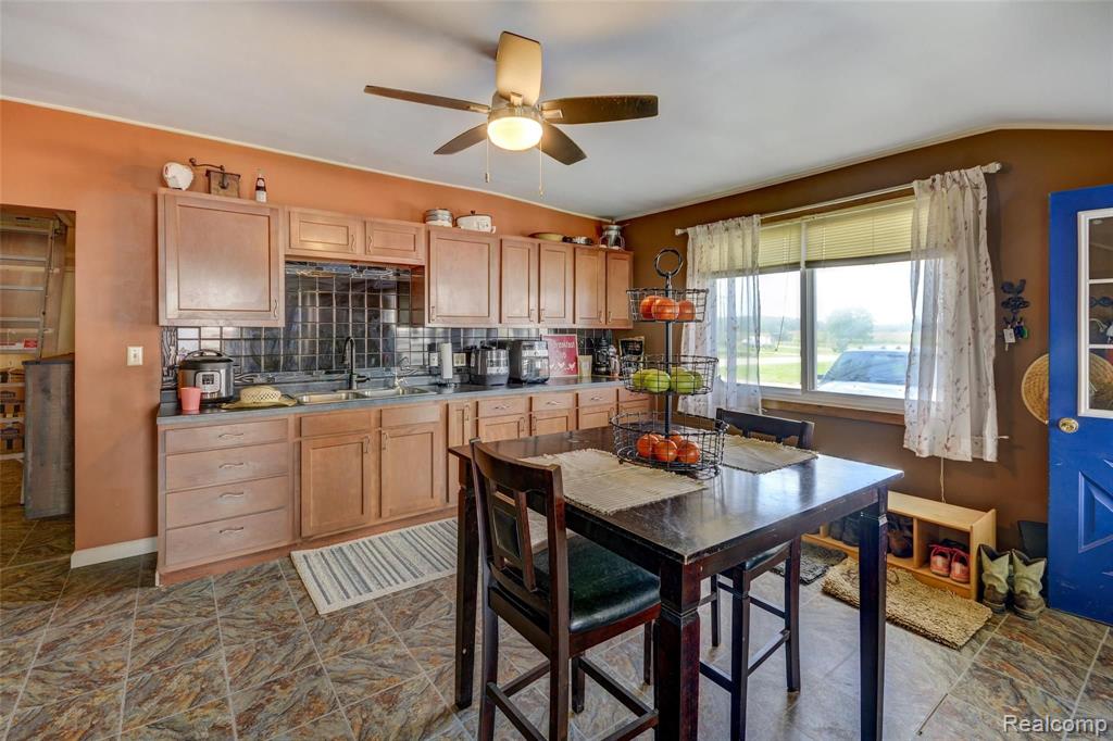 9451 East Prior Road Durand, MI 48429 - Photo 4 of 82