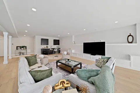 $2,599,000 | 31 Brunswick Road, Arlington, MA 02476