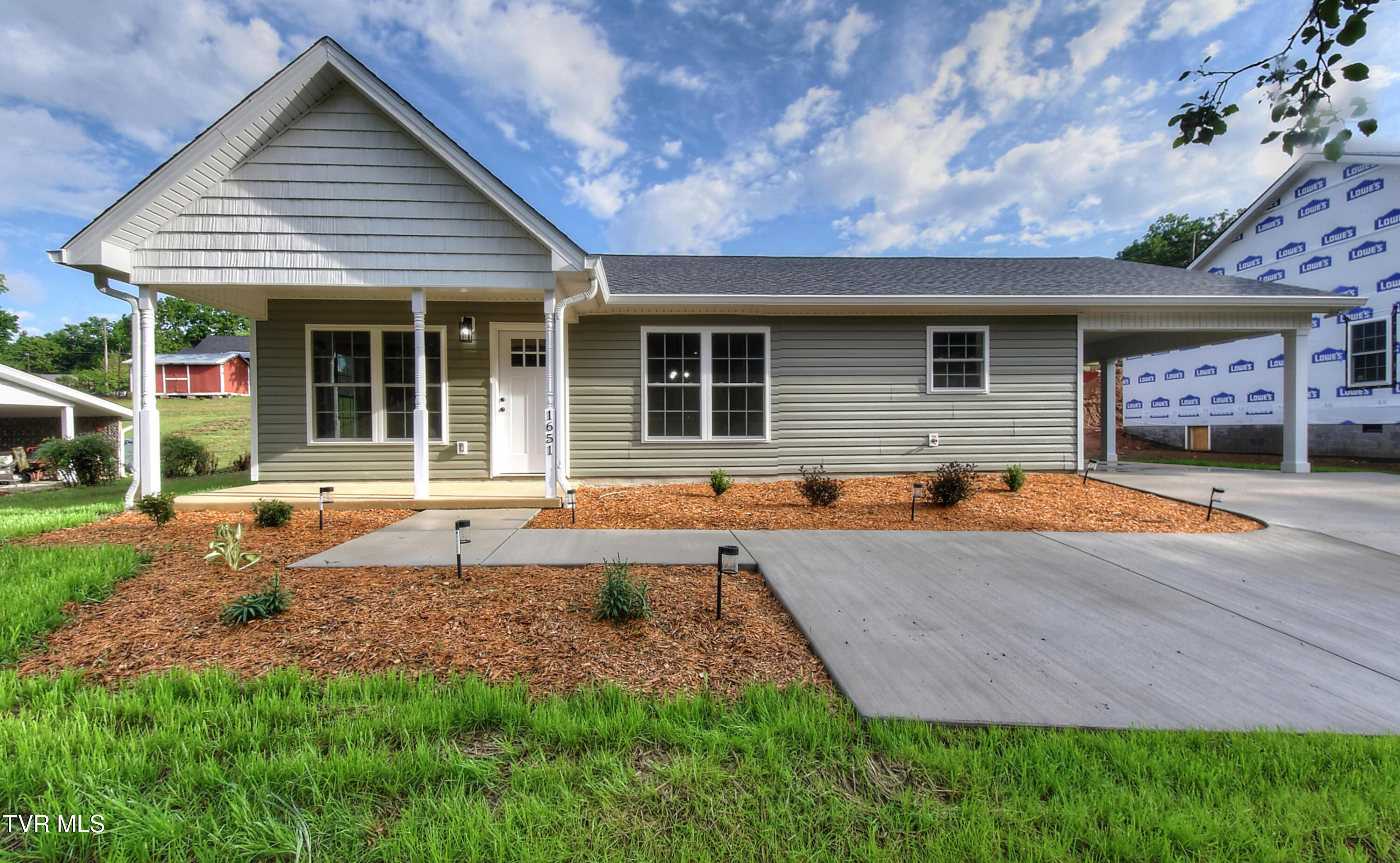 1651 Siam Road Elizabethton, TN 37643 - Photo 2 of 36 2