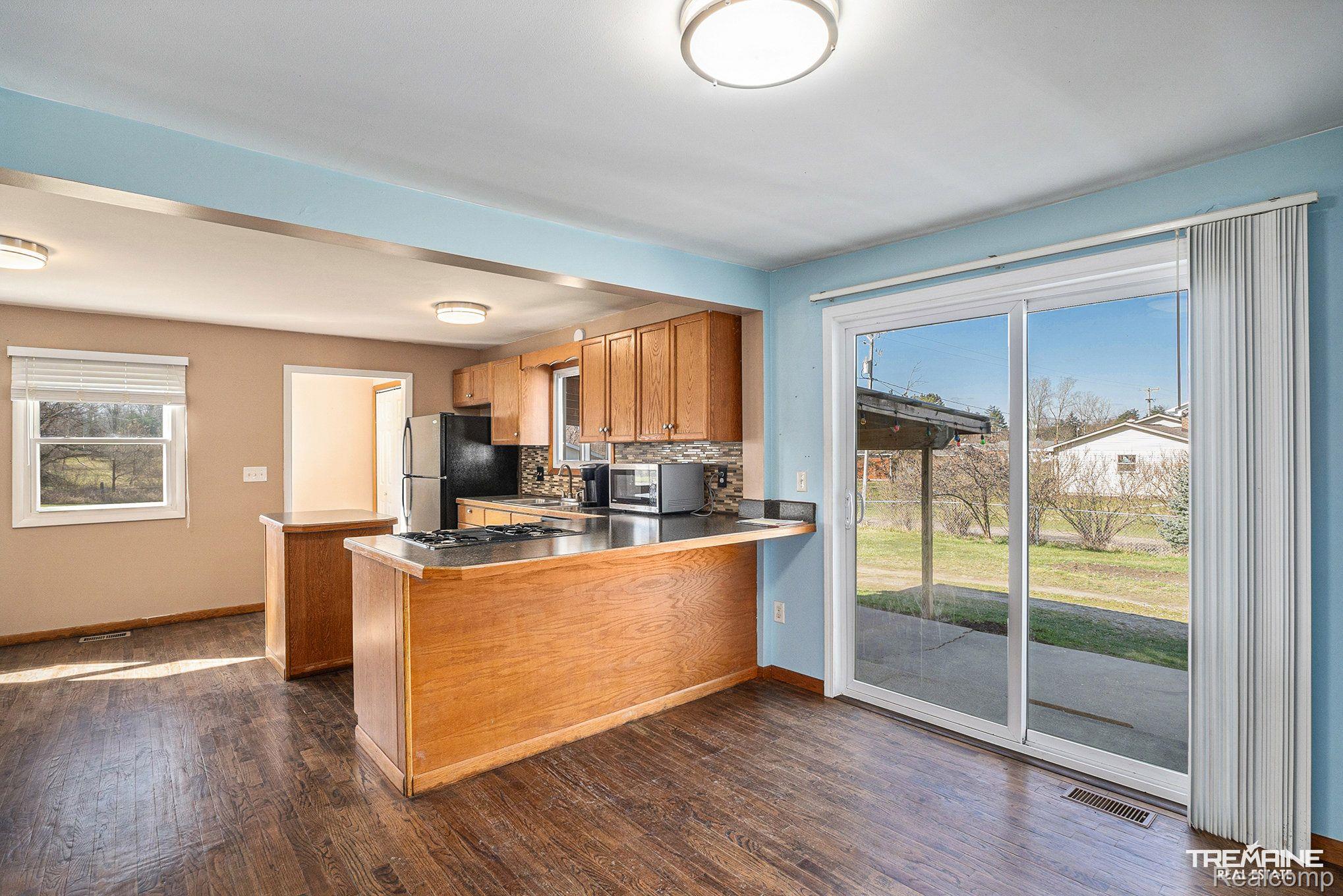 3473 West Ray Road Grand Blanc, MI 48439 - Photo 4 of 29 Kitchen !
