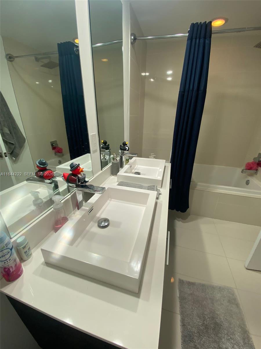 45 Southwest 9th Street, Unit 1005 Miami, FL 33130 - Photo 27 of 47