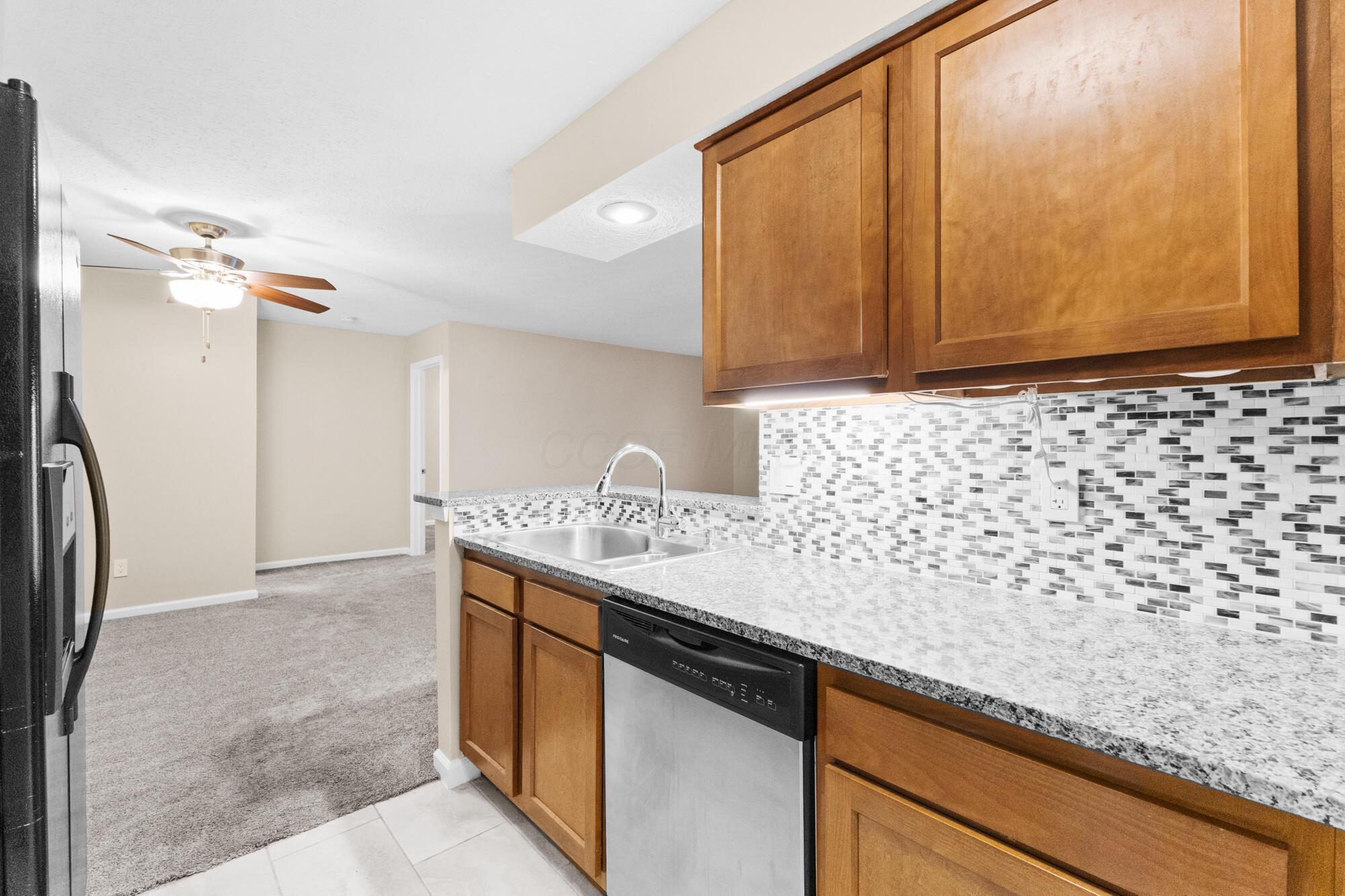 2176 Hedgerow Road, Unit 2176D Columbus, OH 43220 - Photo 11 of 24 19_19