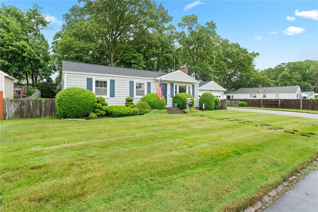 15 Rutland Street Warwick, RI 02888 - Photo 3 of 47