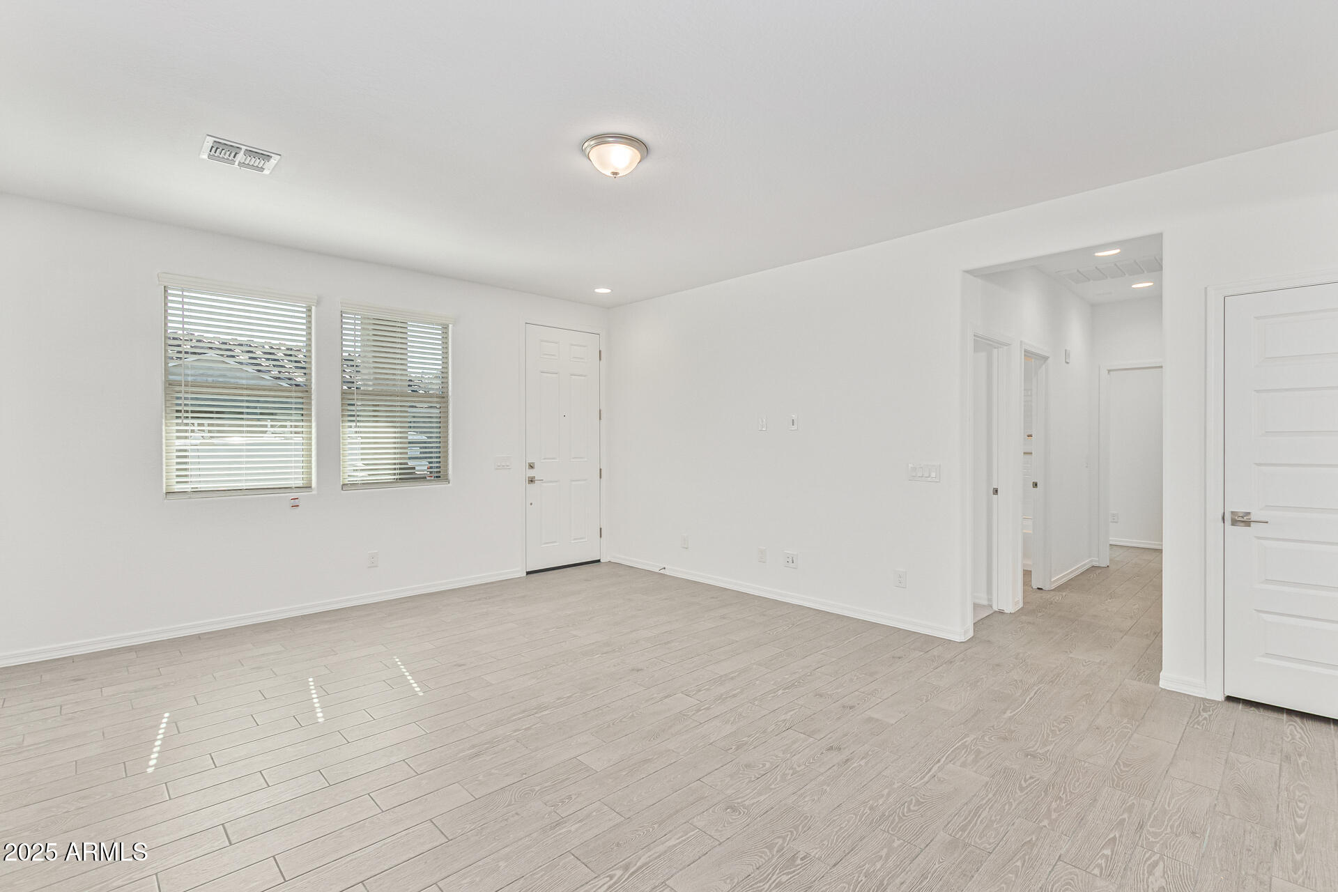 14134 West Hackamore Drive Surprise, AZ 85387 - Photo 5 of 17 Spacious living area