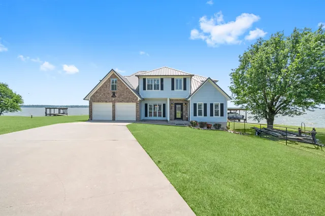 $850,000 | 237 Vivian Road, Onalaska, TX 77360