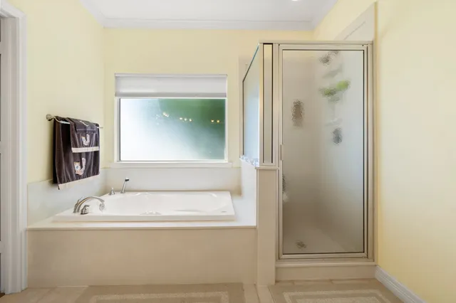 $850,000 | 237 Vivian Road, Onalaska, TX 77360