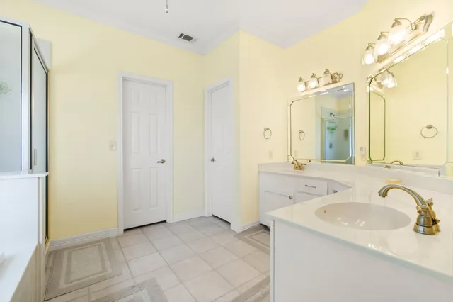 $850,000 | 237 Vivian Road, Onalaska, TX 77360