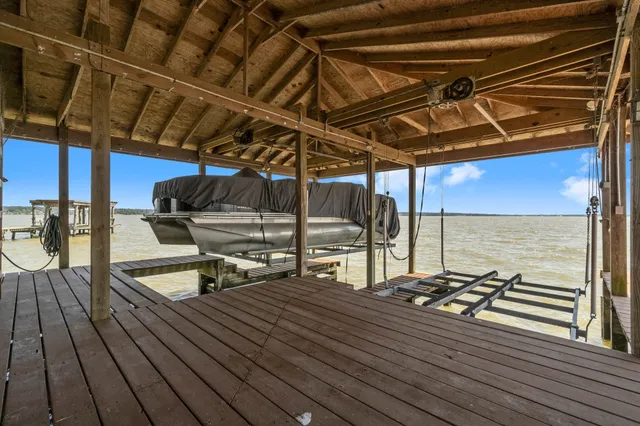 $850,000 | 237 Vivian Road, Onalaska, TX 77360