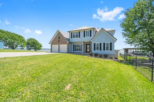 $850,000 | 237 Vivian Road, Onalaska, TX 77360