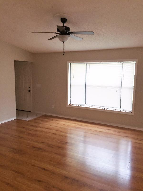 7605 Pensacola Road Fort Pierce, FL 34951 - Photo 8 of 26 7605 Pensacola Living