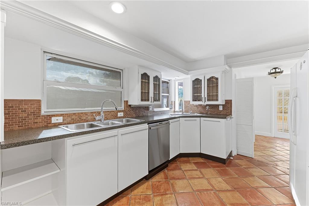 1290 St Clair Shores Road Naples, FL 34104 - Photo 16 of 48