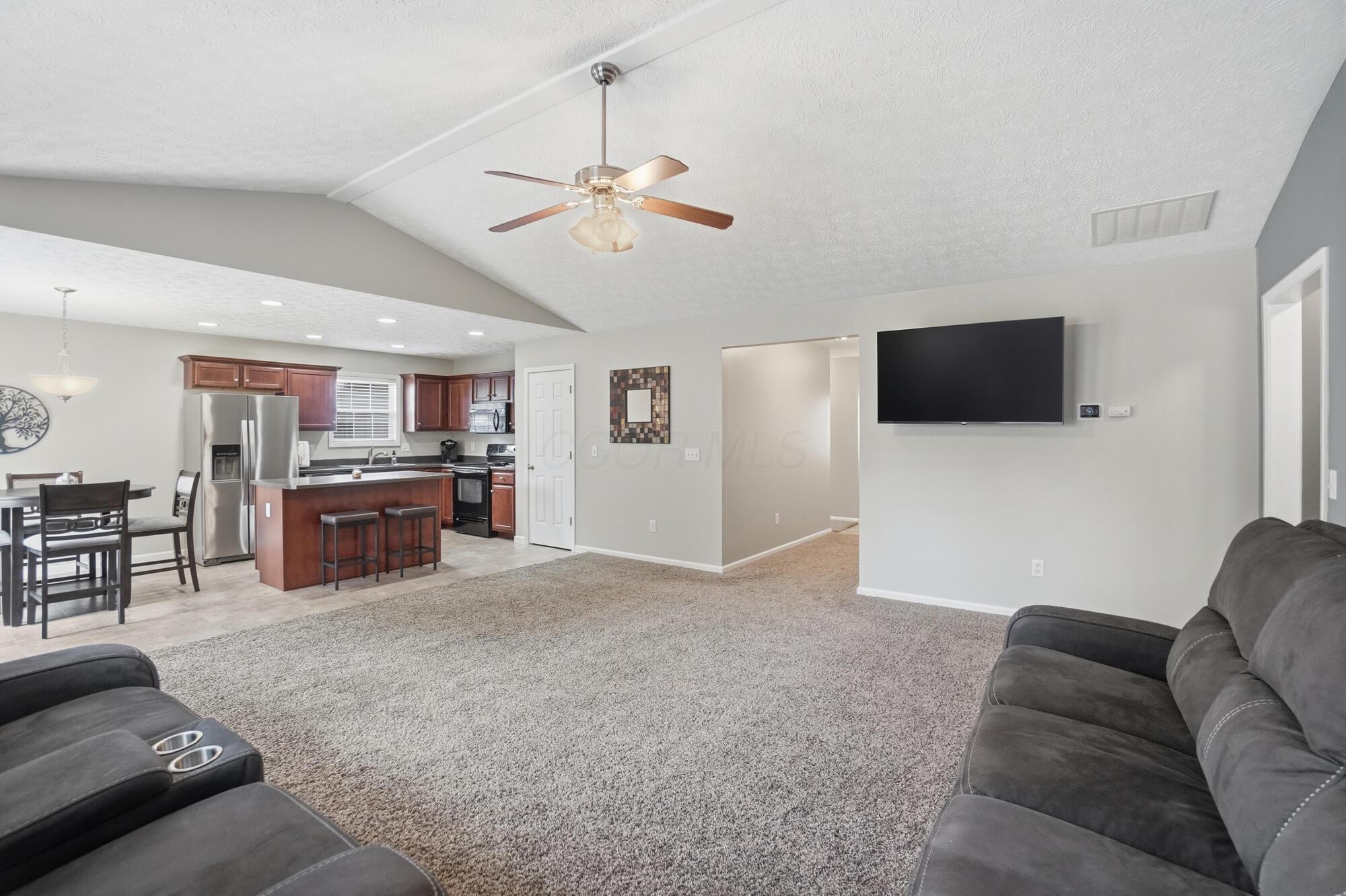 1728 Hunters Ridge Drive Troy, OH 45373 - Photo 8 of 47 Great Room - 1728 Hunters Ridge Drive, Troy, OH 45373