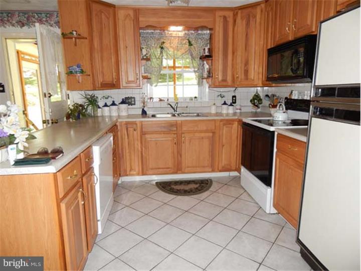 1594 County Line Road Bechtelsville, PA 19505 - Photo 3 of 19 Gallery Image 3