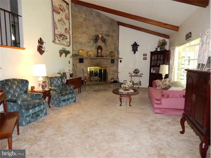 1594 County Line Road Bechtelsville, PA 19505 - Photo 6 of 19 Gallery Image 6
