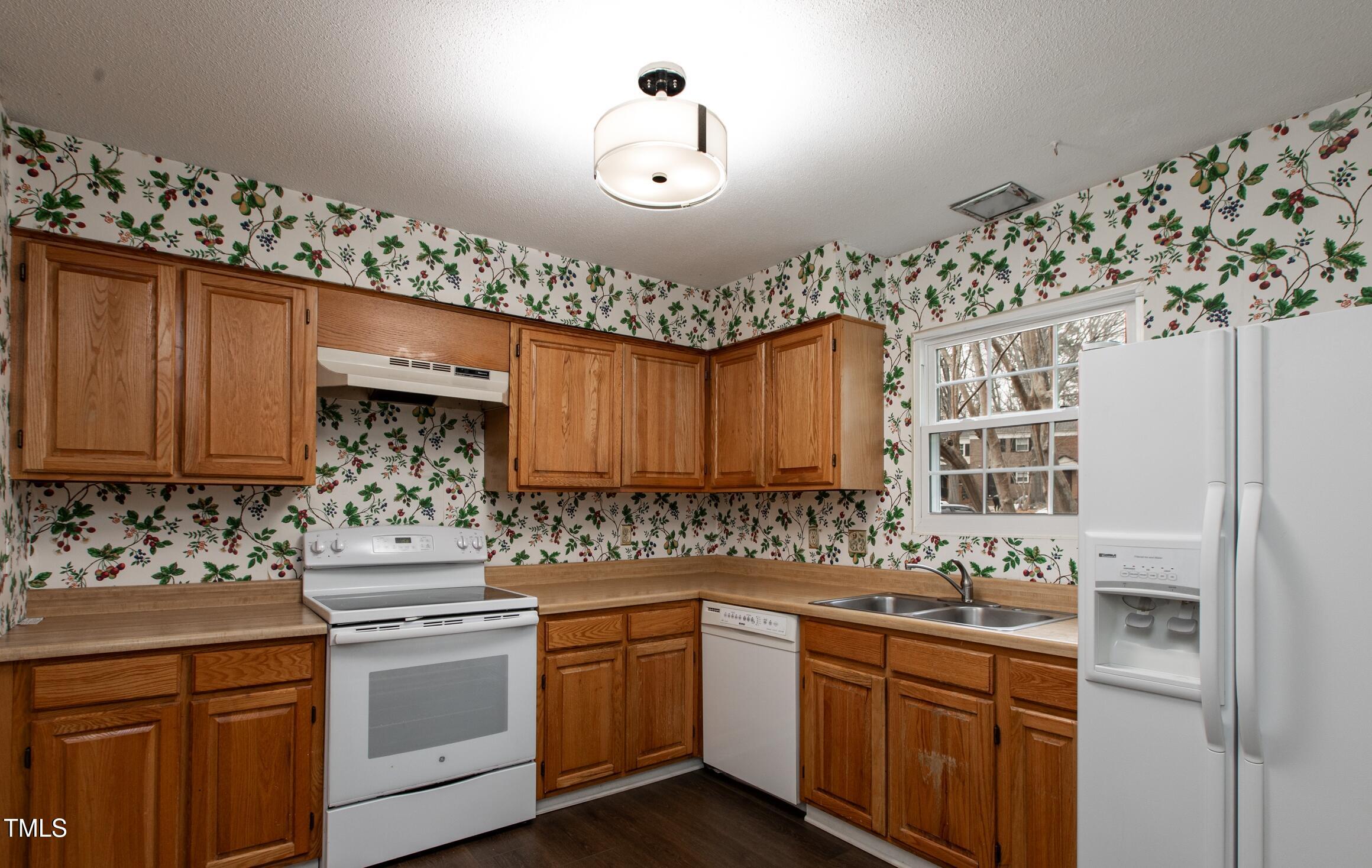6409 New Market Way Raleigh, NC 27615 - Photo 7 of 25 Kitchen