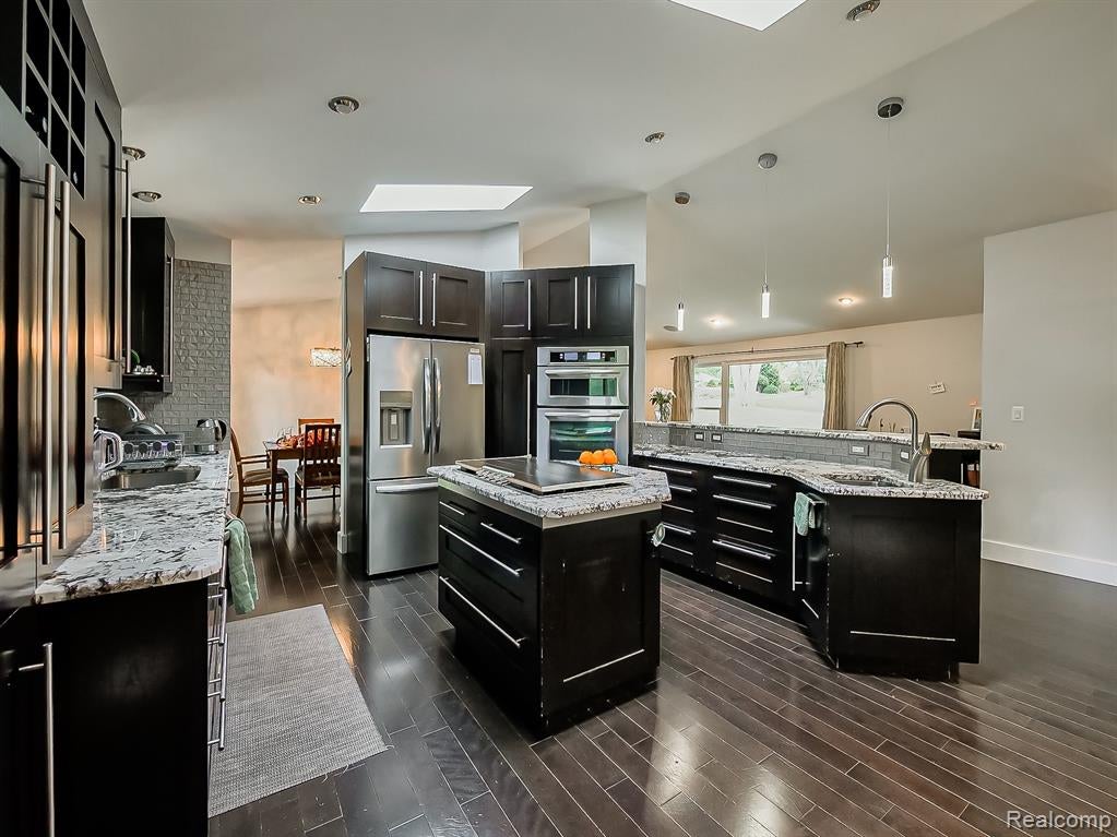 1021 Dowling Road Bloomfield Hills, MI 48304 - Photo 6 of 58 Gallery Image 6