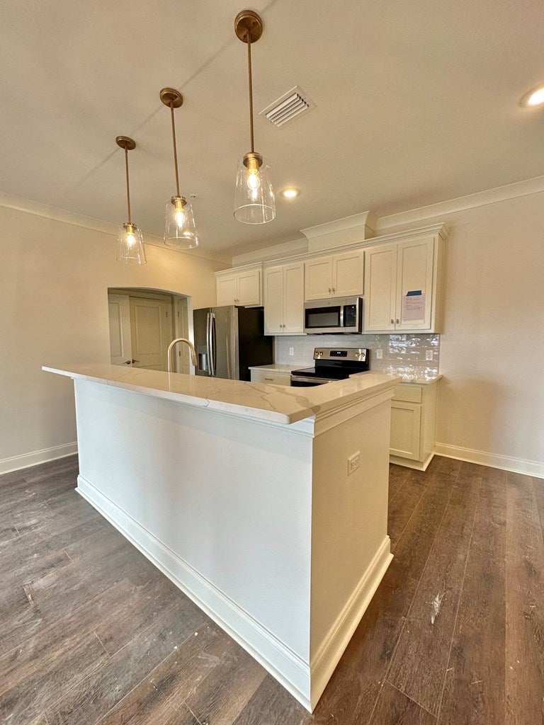 3350 Country Club Road, Unit 223 Valdosta, GA 31605 - Photo 4 of 14 Gallery Image 4