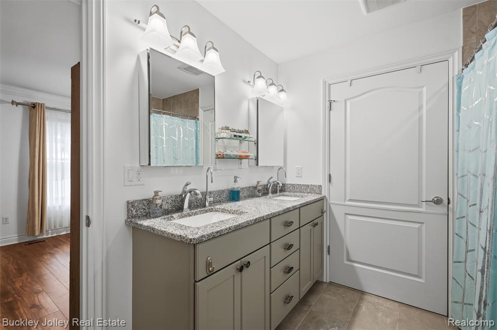 10557 Monticello Road Pinckney, MI 48169 - Photo 17 of 28 Gallery Image 17