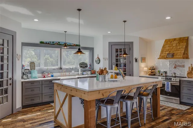 $625,000 | 10214 Jolly Road, Cadet, MO 63630