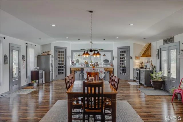 $625,000 | 10214 Jolly Road, Cadet, MO 63630