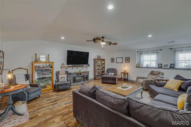 $625,000 | 10214 Jolly Road, Cadet, MO 63630