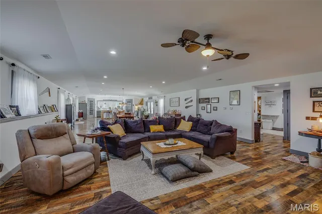 $625,000 | 10214 Jolly Road, Cadet, MO 63630