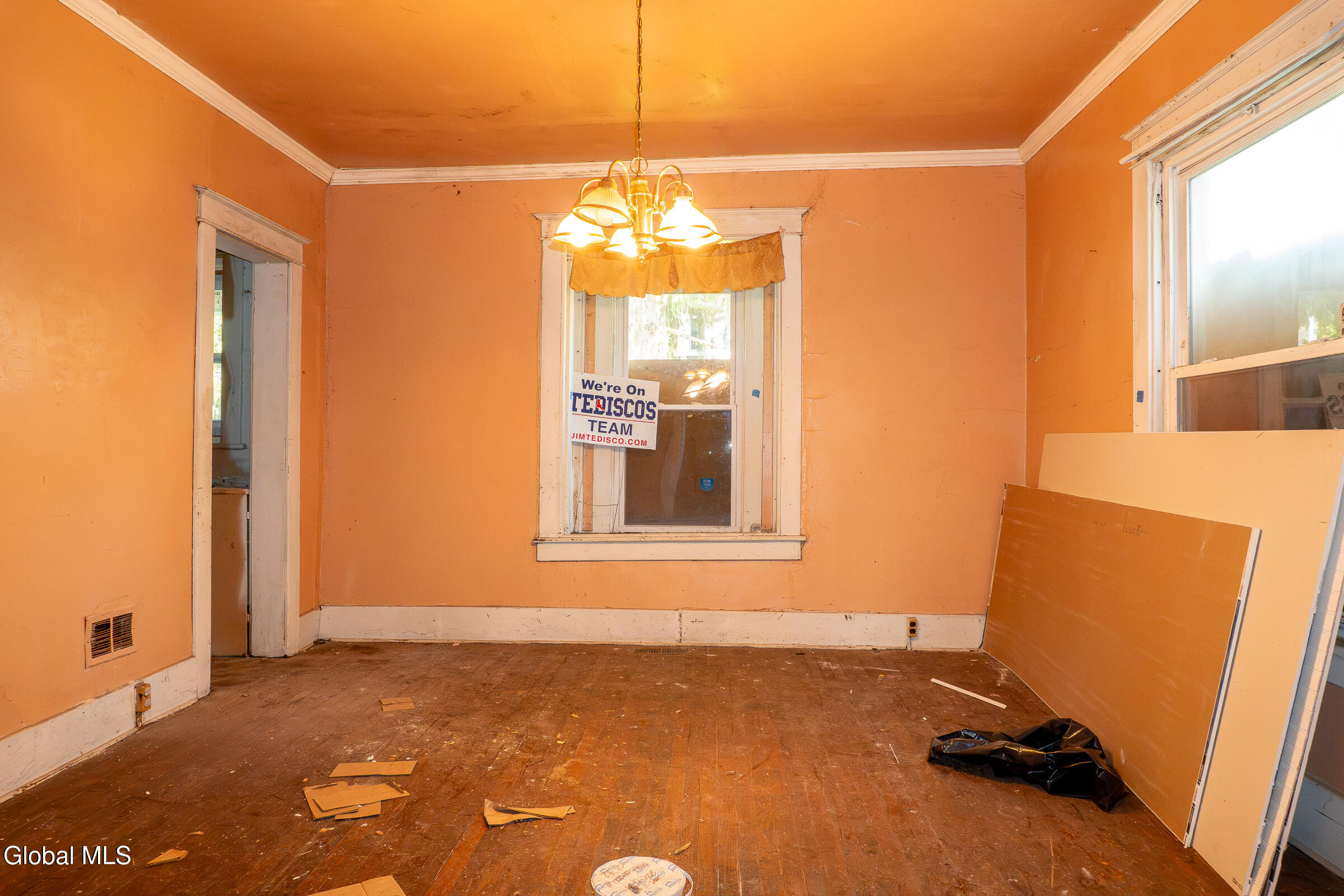 405 Bedford Road Schenectady, NY 12308 - Photo 4 of 10 _DSC3990