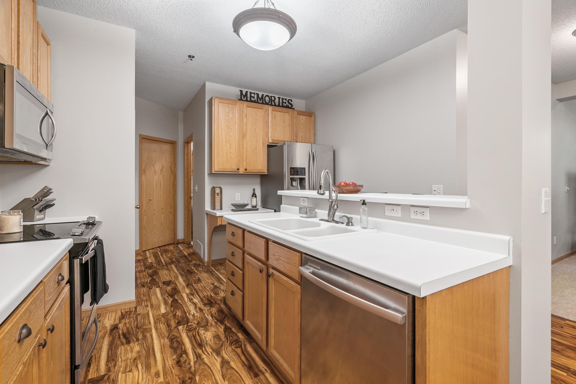 17962 Cobblestone Way, Unit 1 Eden Prairie, MN 55347 - Photo 15 of 29 Gallery Image 15