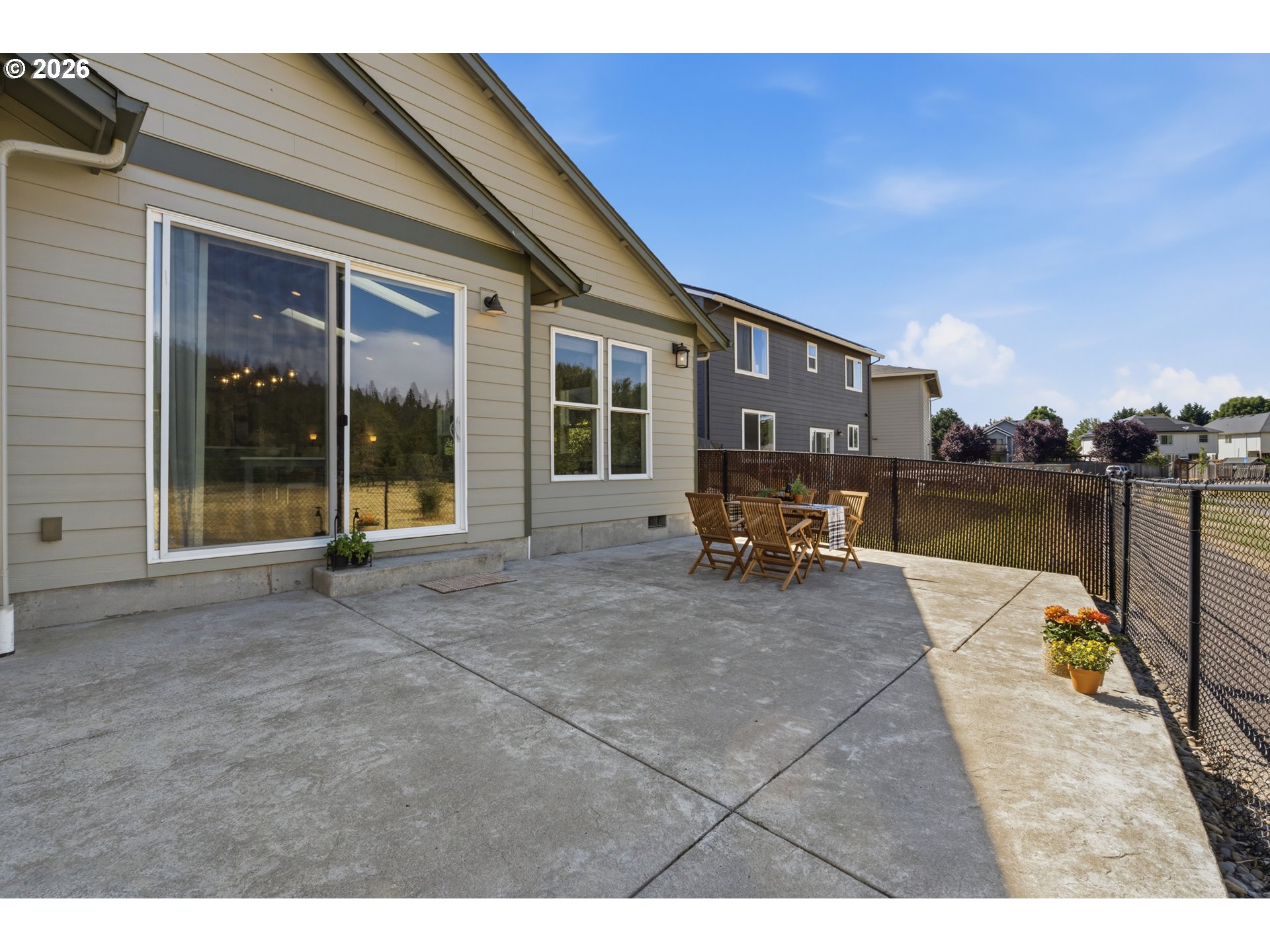 2301 Robbins Way Lebanon, OR 97355 - Photo 38 of 46 Patio