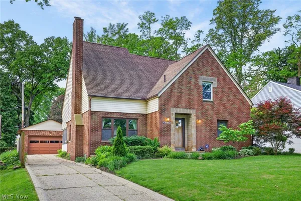 $344,900 | 674 Upper Merriman Drive, Akron, OH 44303