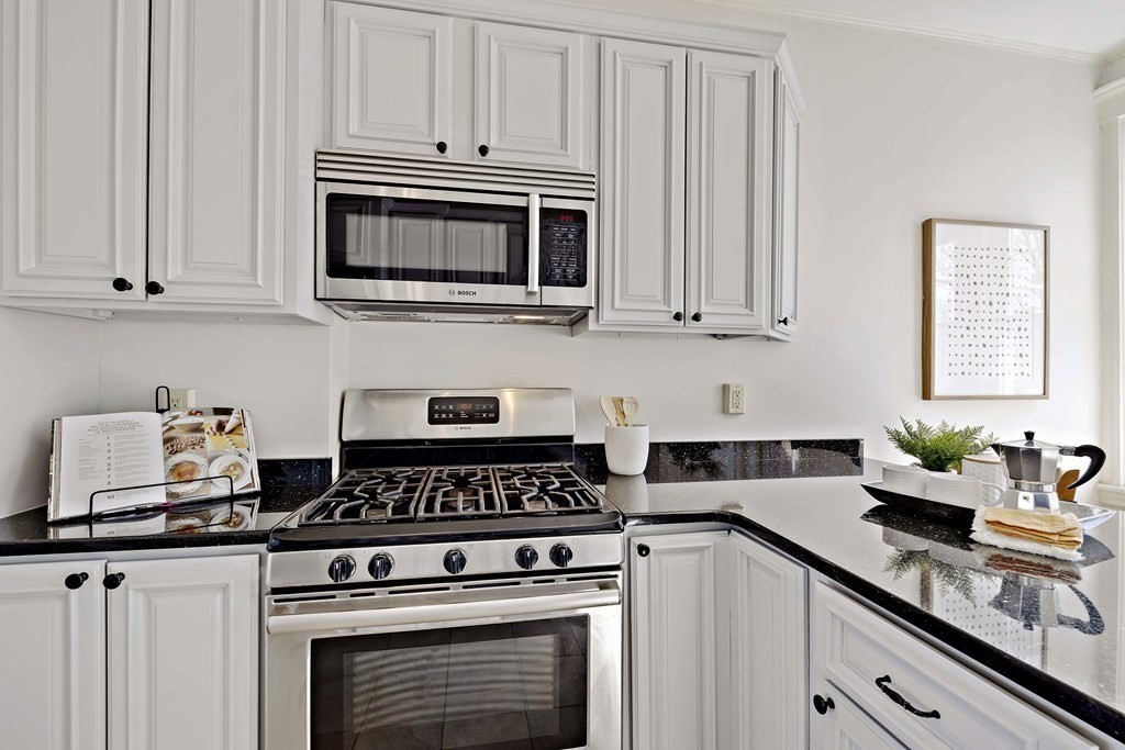 22 Addington Road, Unit 3 Brookline, MA 02445 - Photo 11 of 22
