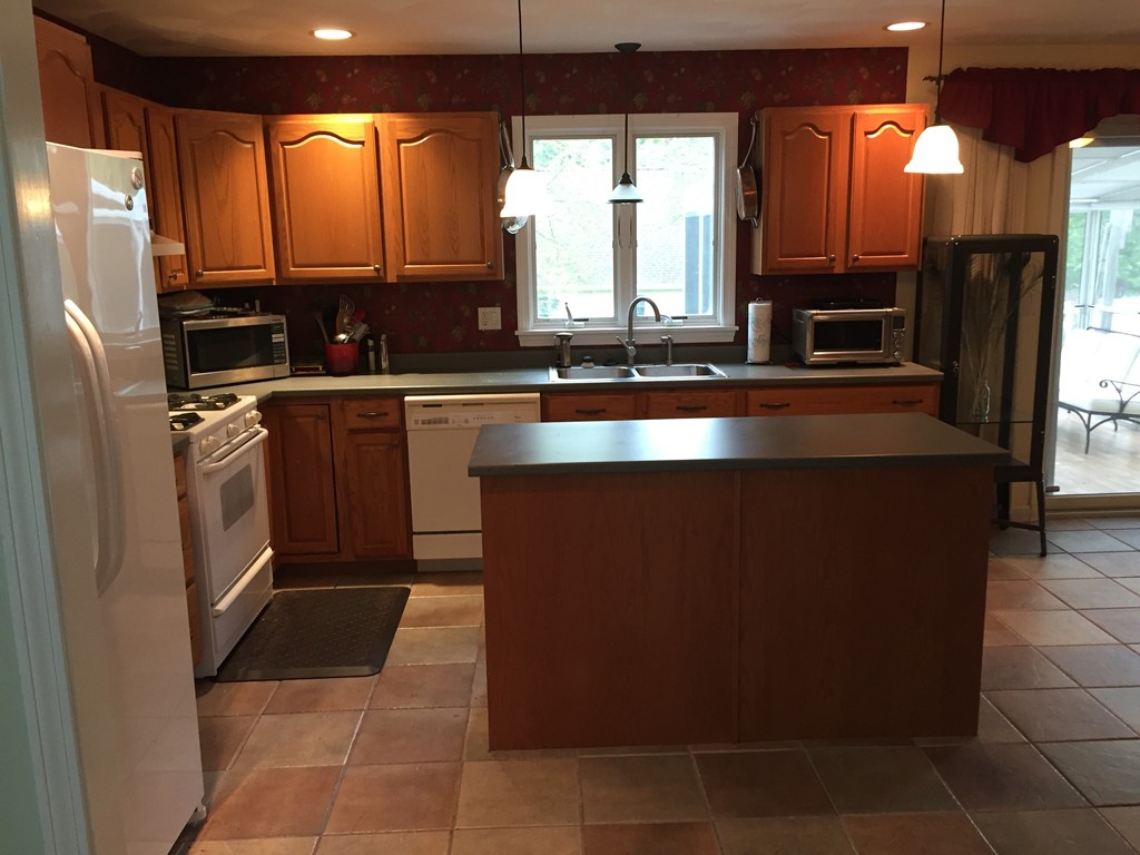 258 Ferry Road Haverhill, MA 01835 - Photo 2 of 26 Gallery Image 2