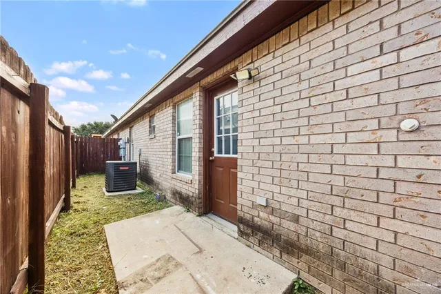 $900 | 2112 North Erica Street, Pharr, TX 78577