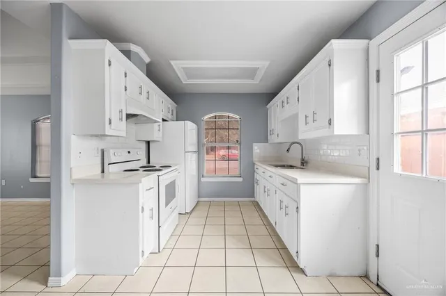 $900 | 2112 North Erica Street, Pharr, TX 78577