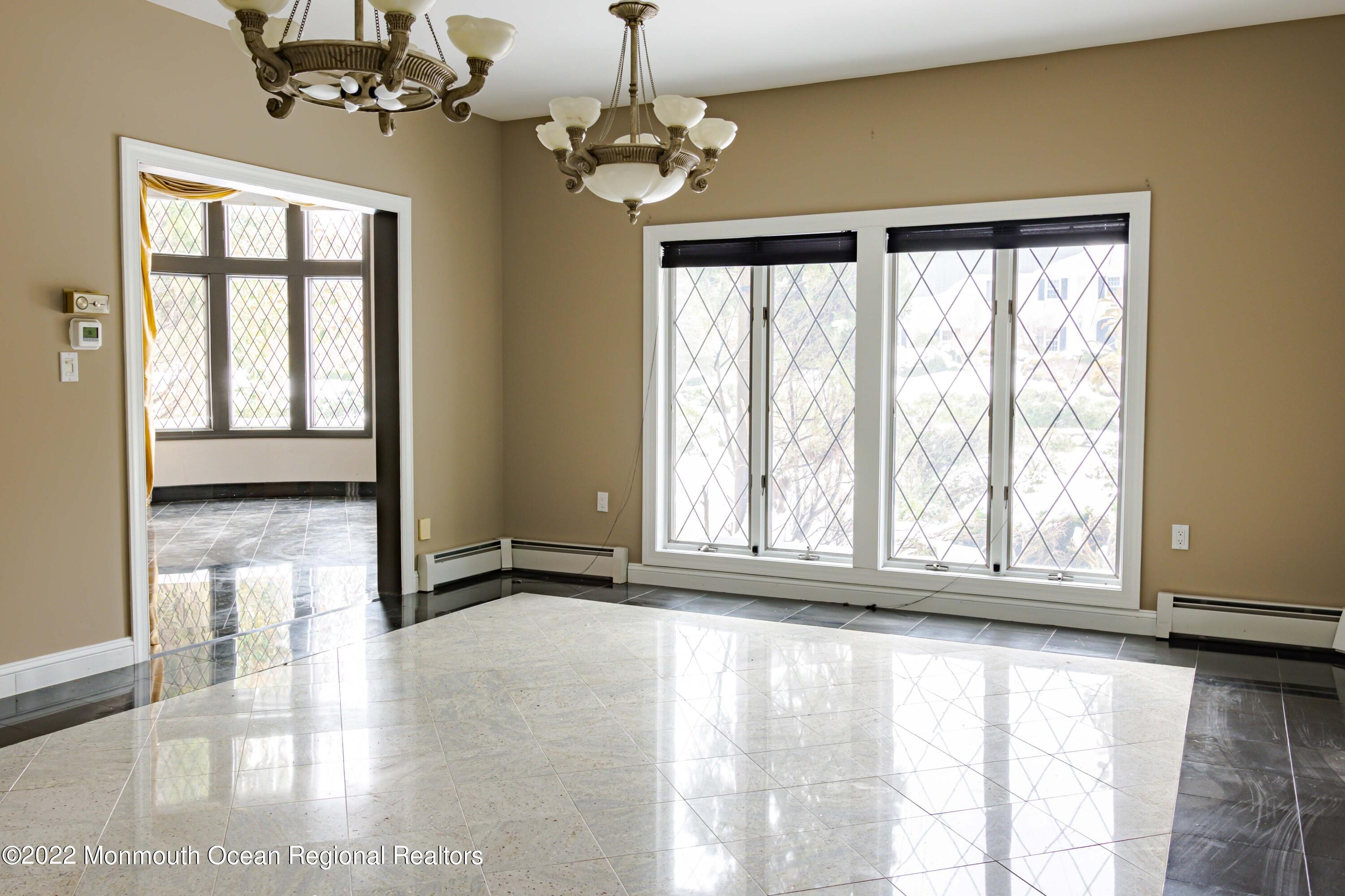 6 Princess Court Holmdel, NJ 07733 - Photo 4 of 50 6PCTNPF-0003