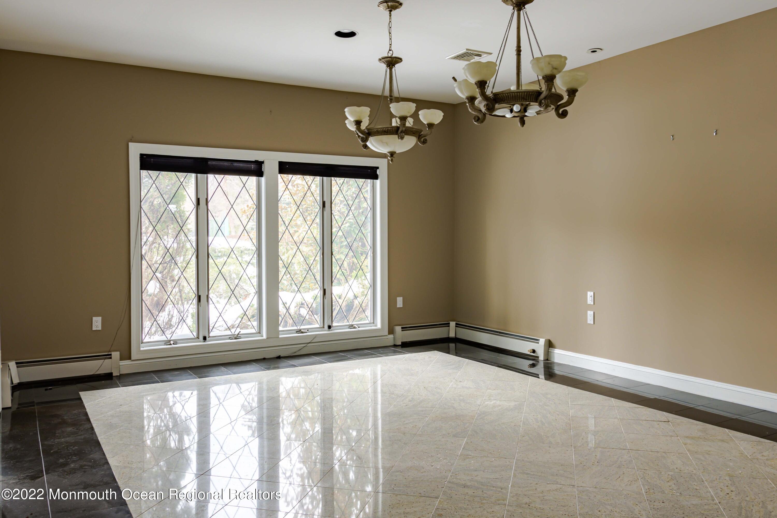 6 Princess Court Holmdel, NJ 07733 - Photo 5 of 50 6PCTNPF-0004