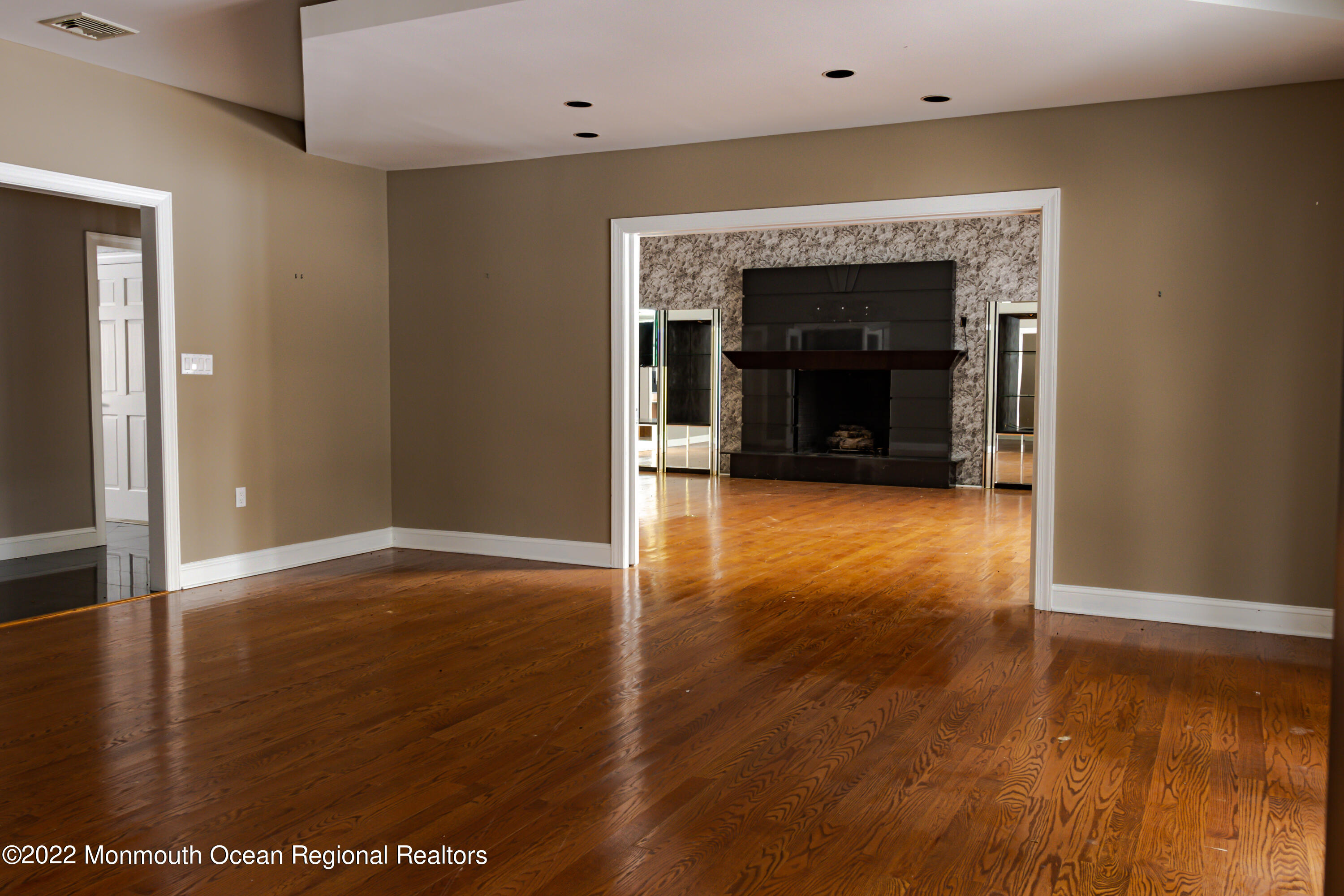 6 Princess Court Holmdel, NJ 07733 - Photo 6 of 50 6PCTNPF-0005