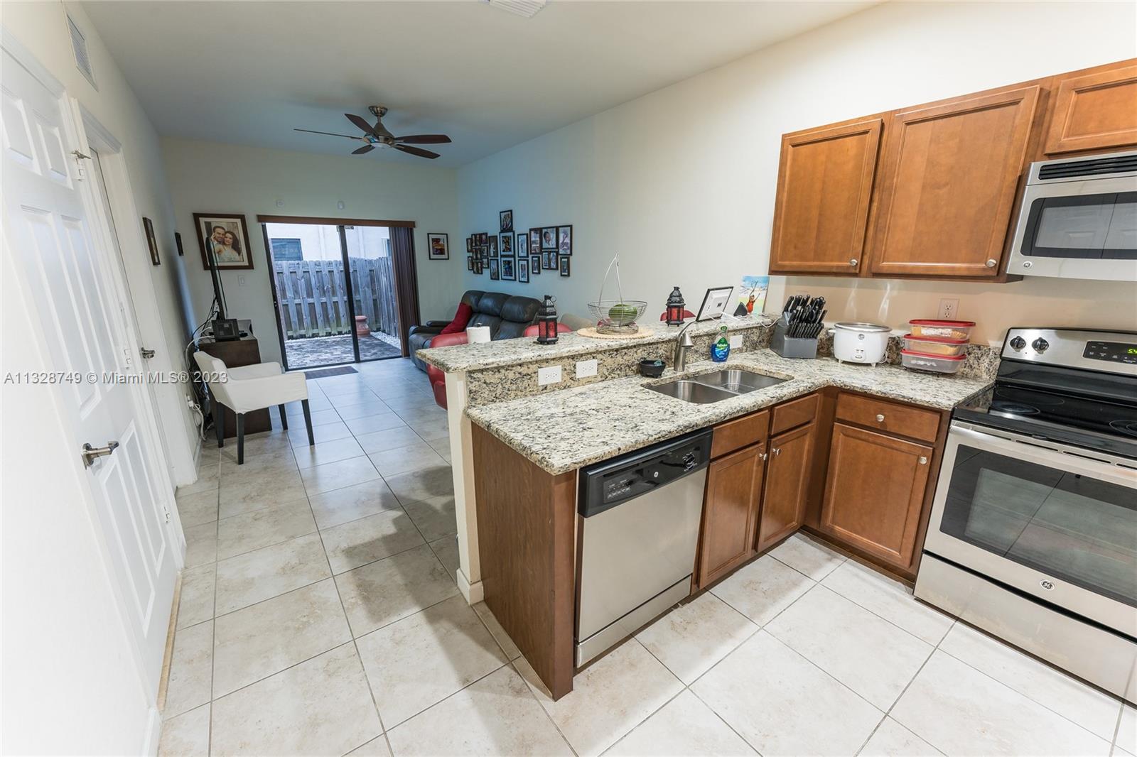 15089 Southwest 117th Way Miami, FL 33196 - Photo 15 of 31