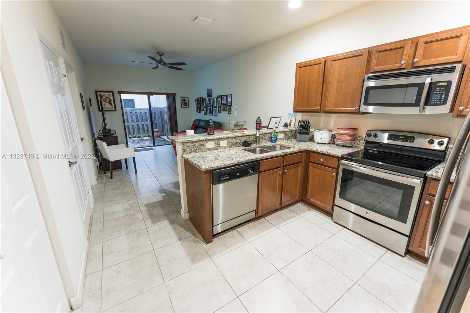 15089 Southwest 117th Way Miami, FL 33196 - Photo 16 of 31