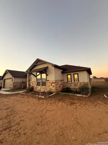 $414,999 | 1734 Crooked Creek Drive, Pleasanton, TX 78064